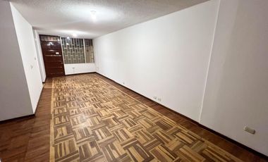 ¡Amplia Casa en Alquiler en Cercado de Lima!