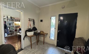 Venta casa 3 ambientes con cochera en Villa Dominico