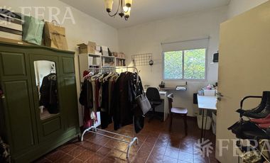 Venta casa 3 ambientes con cochera en Villa Dominico