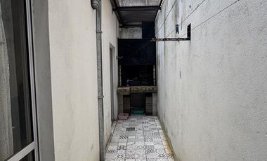 Venta casa 3 ambientes con cochera en Villa Dominico
