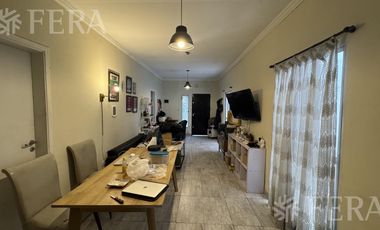 Venta casa 3 ambientes con cochera en Villa Dominico