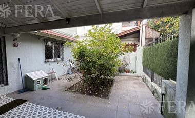 Venta casa 3 ambientes con cochera en Villa Dominico