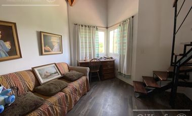 Chalet estilo clasico en venta de cuatro dormitorios en Abril Club de Campo - Apto Credito
