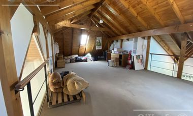 Chalet estilo clasico en venta de cuatro dormitorios en Abril Club de Campo - Apto Credito