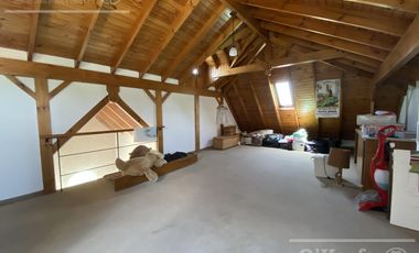 Chalet estilo clasico en venta de cuatro dormitorios en Abril Club de Campo - Apto Credito