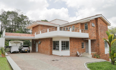 Casa campestre en condominio para arriendo en la Via Armenia, Pereira