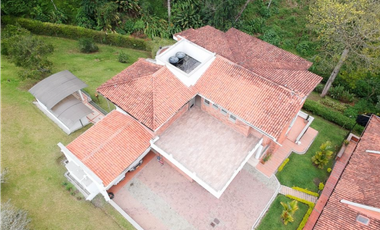 Casa campestre en condominio para arriendo en la Via Armenia, Pereira