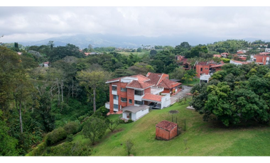 Casa campestre en condominio para arriendo en la Via Armenia, Pereira