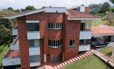 Casa campestre en condominio para arriendo en la Via Armenia, Pereira