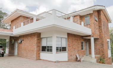 Casa campestre en condominio para arriendo en la Via Armenia, Pereira