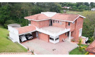 Casa campestre en condominio para arriendo en la Via Armenia, Pereira
