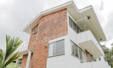 Casa campestre en condominio para arriendo en la Via Armenia, Pereira
