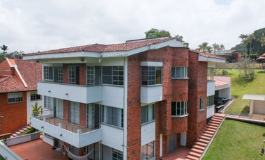Casa campestre en condominio para arriendo en la Via Armenia, Pereira