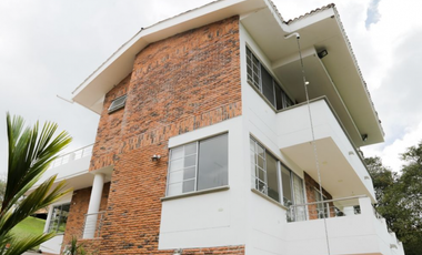 Casa campestre en condominio para arriendo en la Via Armenia, Pereira