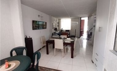 CASA EN VENTA EN PAMIRA BARRIO CAMPOS DE LA ITALIA ESQUINERA