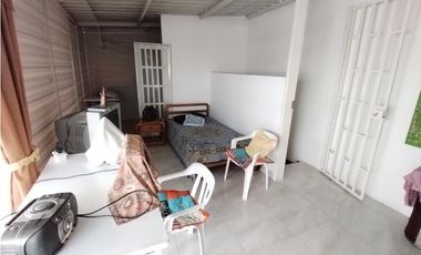 CASA EN VENTA EN PAMIRA BARRIO CAMPOS DE LA ITALIA ESQUINERA