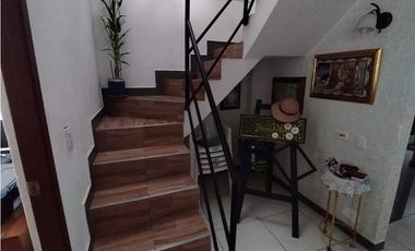CASA EN VENTA EN PAMIRA BARRIO CAMPOS DE LA ITALIA ESQUINERA