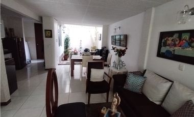 CASA EN VENTA EN PAMIRA BARRIO CAMPOS DE LA ITALIA ESQUINERA