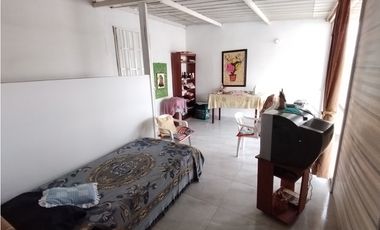 CASA EN VENTA EN PAMIRA BARRIO CAMPOS DE LA ITALIA ESQUINERA