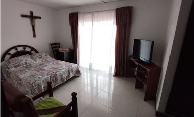 CASA EN VENTA EN PAMIRA BARRIO CAMPOS DE LA ITALIA ESQUINERA