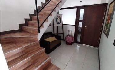 CASA EN VENTA EN PAMIRA BARRIO CAMPOS DE LA ITALIA ESQUINERA