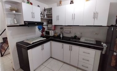 CASA EN VENTA EN PAMIRA BARRIO CAMPOS DE LA ITALIA ESQUINERA