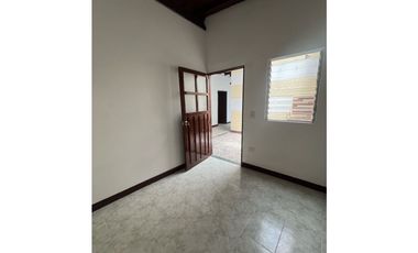 ARRIENDO CASA EN EL SECTOR DE CALASANZ