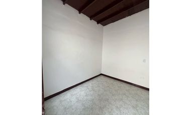 ARRIENDO CASA EN EL SECTOR DE CALASANZ
