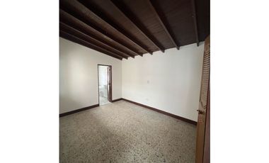 ARRIENDO CASA EN EL SECTOR DE CALASANZ