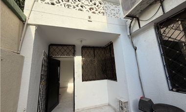 Se arrienda casa en Alcazares - Santa Marta