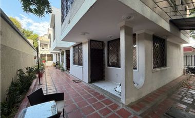 Se arrienda casa en Alcazares - Santa Marta