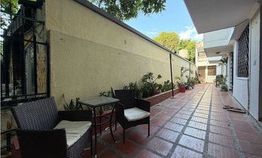 Se arrienda casa en Alcazares - Santa Marta