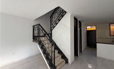 Se arrienda casa en Alcazares - Santa Marta