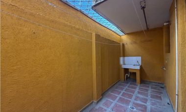 Se arrienda casa en Alcazares - Santa Marta