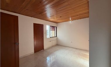 Se arrienda casa en Alcazares - Santa Marta