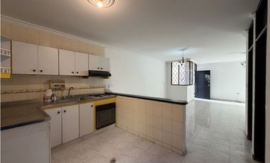 Se arrienda casa en Alcazares - Santa Marta