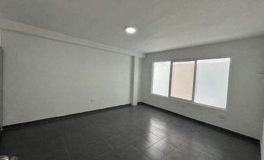 Alto Retorno y Valorización: Edificio Comercial Listo para Generar Renta en Avenida Principal del Sur.