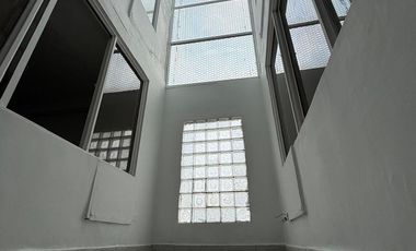 Alto Retorno y Valorización: Edificio Comercial Listo para Generar Renta en Avenida Principal del Sur.