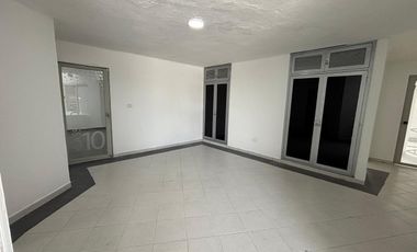 Alto Retorno y Valorización: Edificio Comercial Listo para Generar Renta en Avenida Principal del Sur.