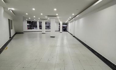 Alto Retorno y Valorización: Edificio Comercial Listo para Generar Renta en Avenida Principal del Sur.
