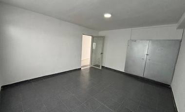 Alto Retorno y Valorización: Edificio Comercial Listo para Generar Renta en Avenida Principal del Sur.