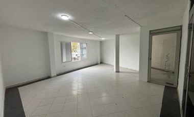 Alto Retorno y Valorización: Edificio Comercial Listo para Generar Renta en Avenida Principal del Sur.