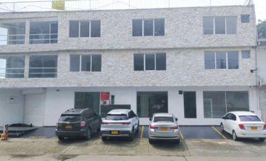 Alto Retorno y Valorización: Edificio Comercial Listo para Generar Renta en Avenida Principal del Sur.