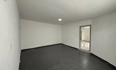 Alto Retorno y Valorización: Edificio Comercial Listo para Generar Renta en Avenida Principal del Sur.