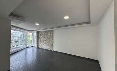 Alto Retorno y Valorización: Edificio Comercial Listo para Generar Renta en Avenida Principal del Sur.