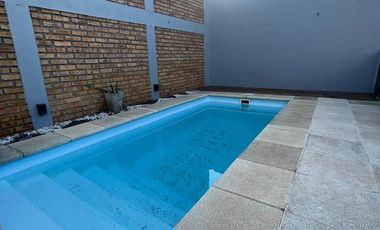 Casa de 3 dormitorios con pileta