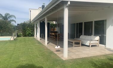 El Canton - Islas | Alquiler | Impecable casa al agua (posibilidad de alquilar amoblada)