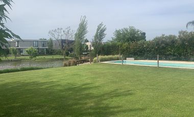 El Canton - Islas | Alquiler | Impecable casa al agua (posibilidad de alquilar amoblada)