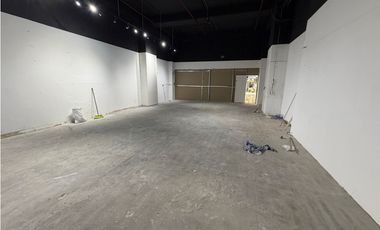 ARRAIJAN / WESTLAND MALL / LOCAL / 160M2 / PLANTA BAJA