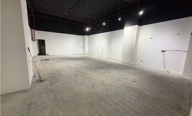 SE ALQUILA AMPLIO LOCAL EN WESTLAND MALL PLATA BAJA 160M2